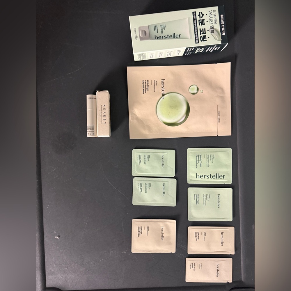 NEW Hersteller Skincare Set - 3 full size 7 samples